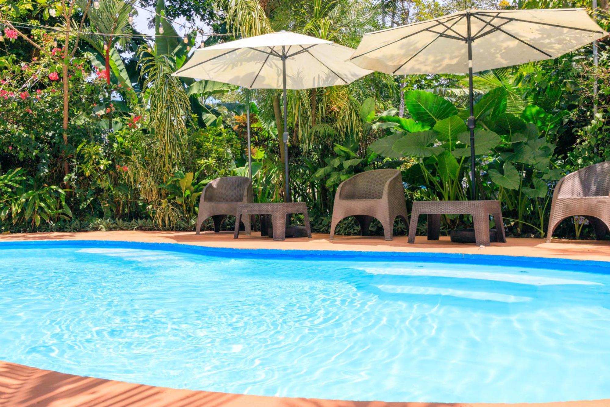 Bambutel Cocles Hotel Puerto Viejo de Talamanca Buitenkant foto