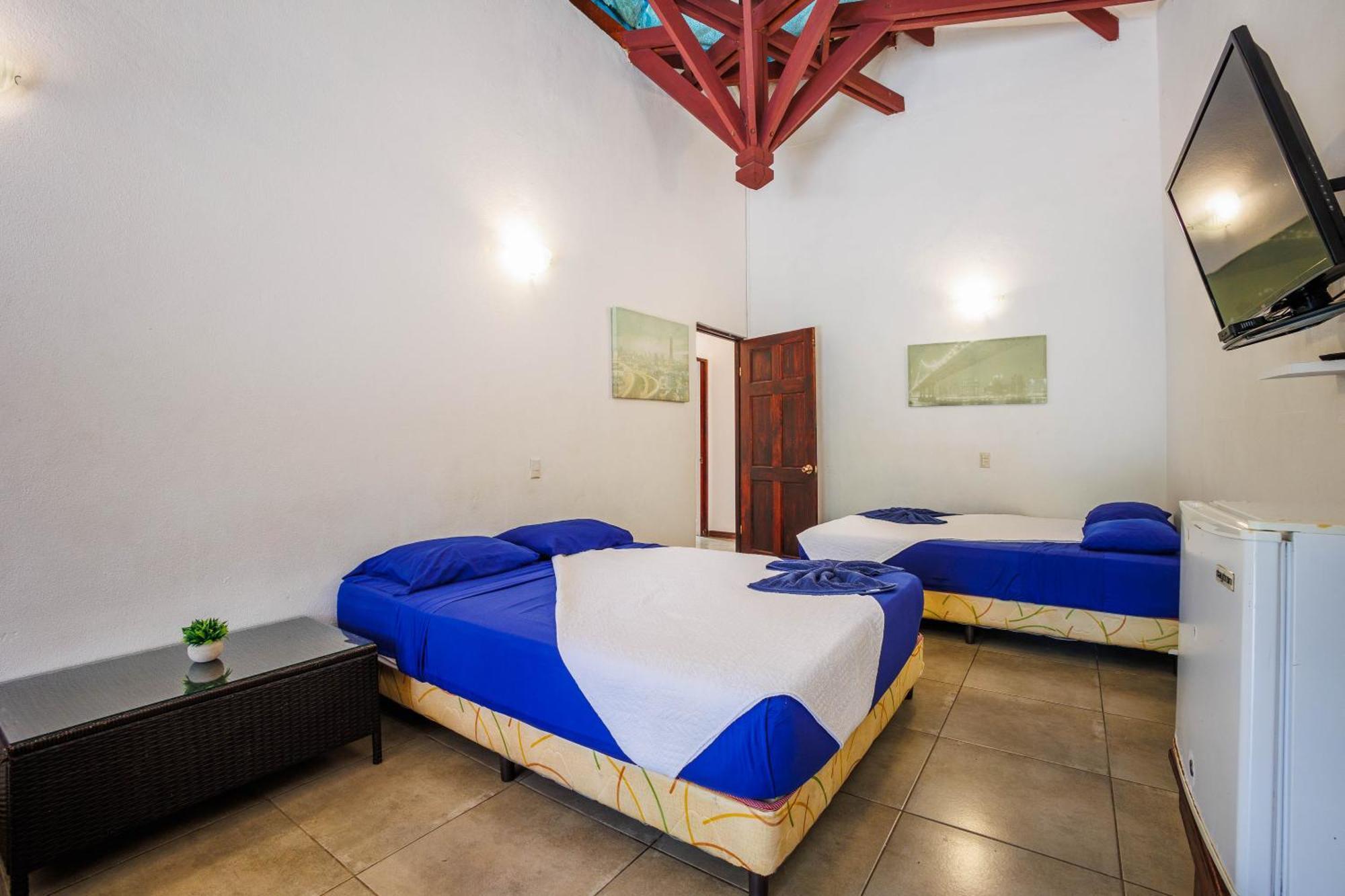 Bambutel Cocles Hotel Puerto Viejo de Talamanca Buitenkant foto