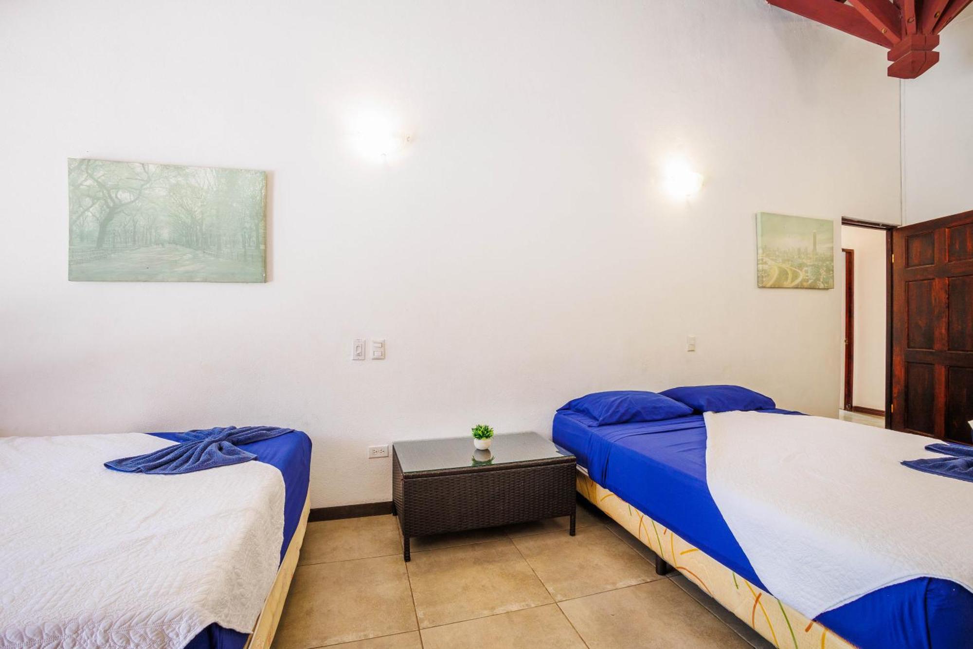 Bambutel Cocles Hotel Puerto Viejo de Talamanca Buitenkant foto